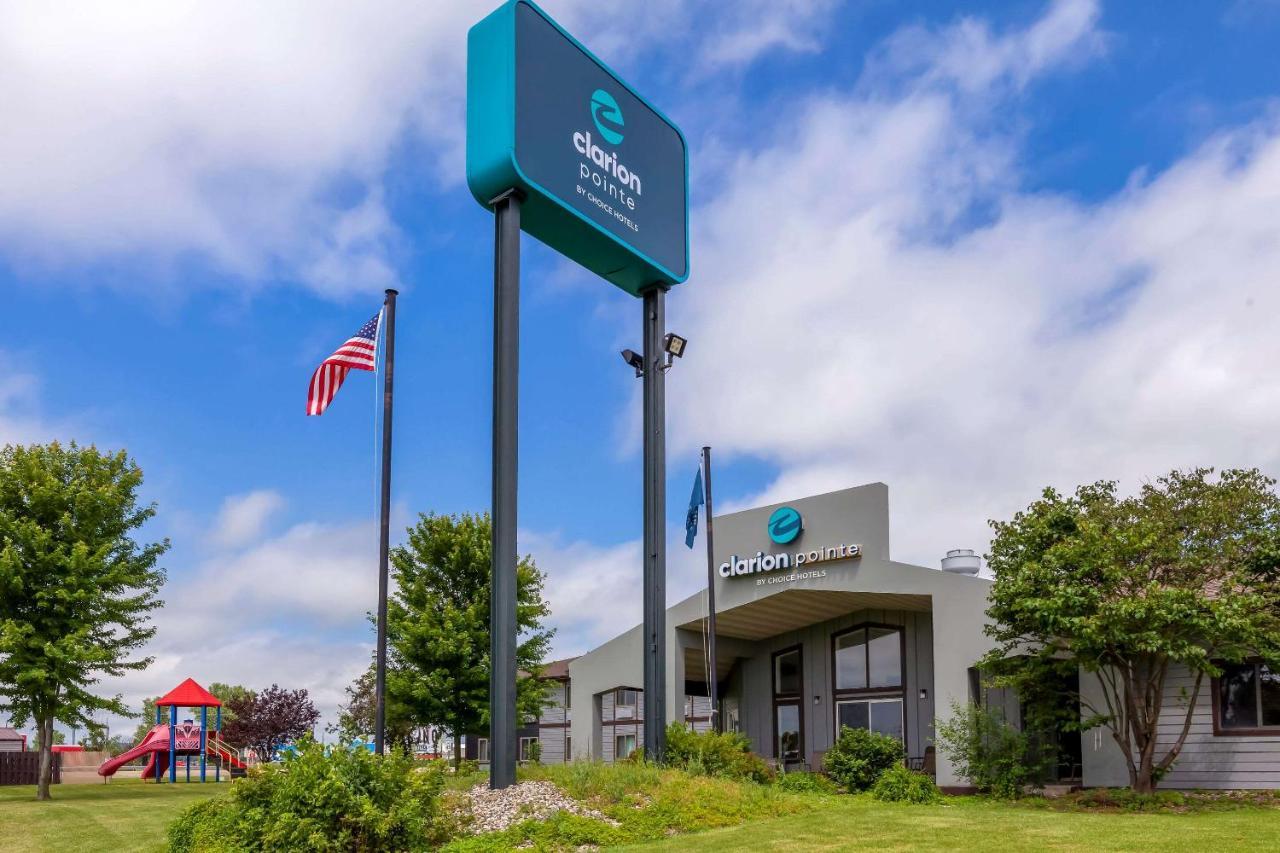 Clarion Pointe Hotel Tomah Kültér fotó