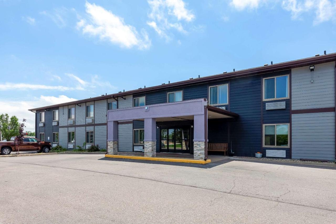 Clarion Pointe Hotel Tomah Kültér fotó