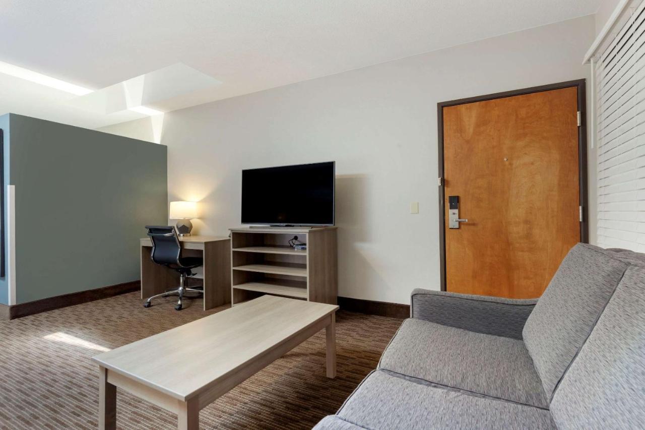 Clarion Pointe Hotel Tomah Kültér fotó