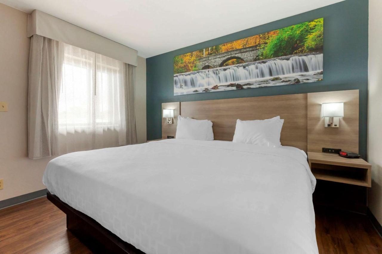 Clarion Pointe Hotel Tomah Kültér fotó