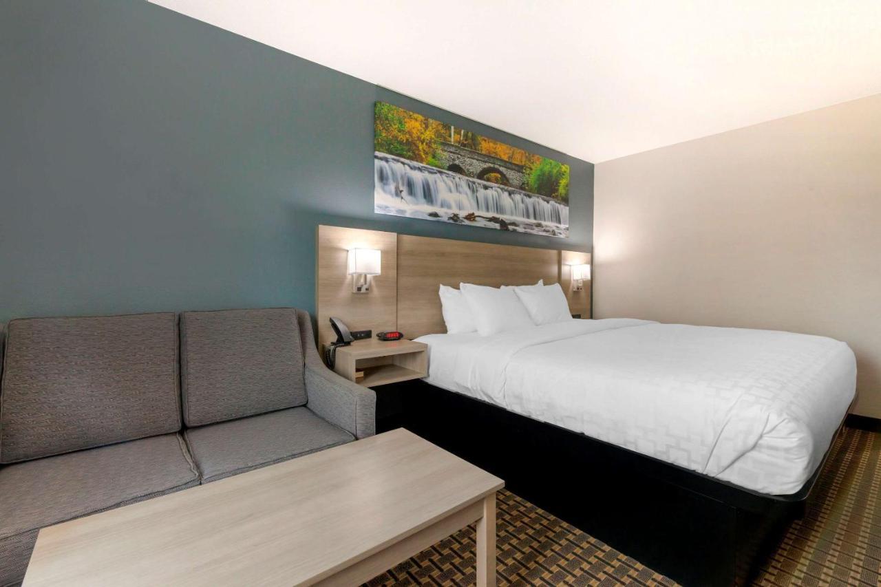 Clarion Pointe Hotel Tomah Kültér fotó