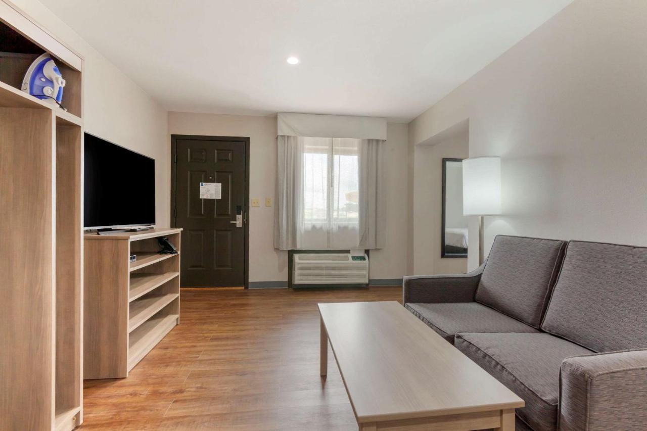 Clarion Pointe Hotel Tomah Kültér fotó