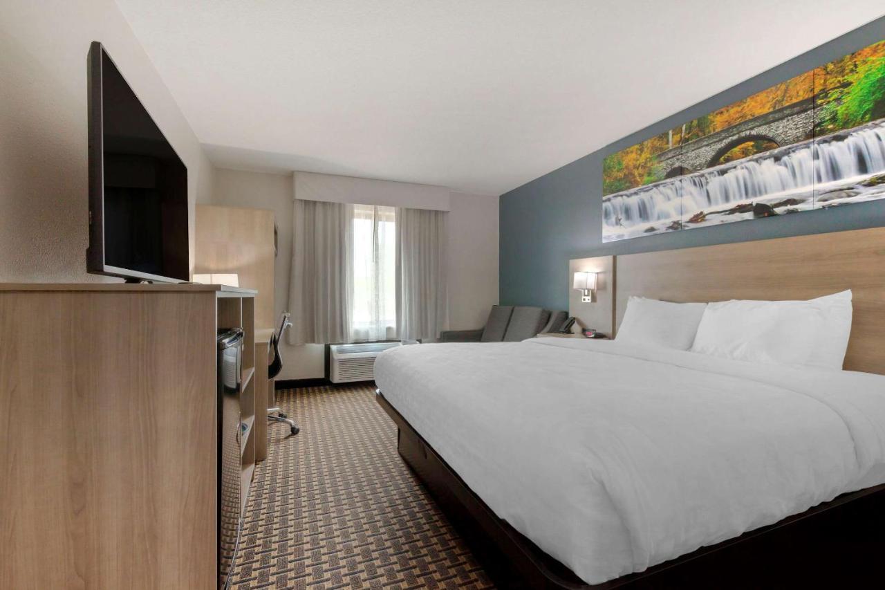 Clarion Pointe Hotel Tomah Kültér fotó