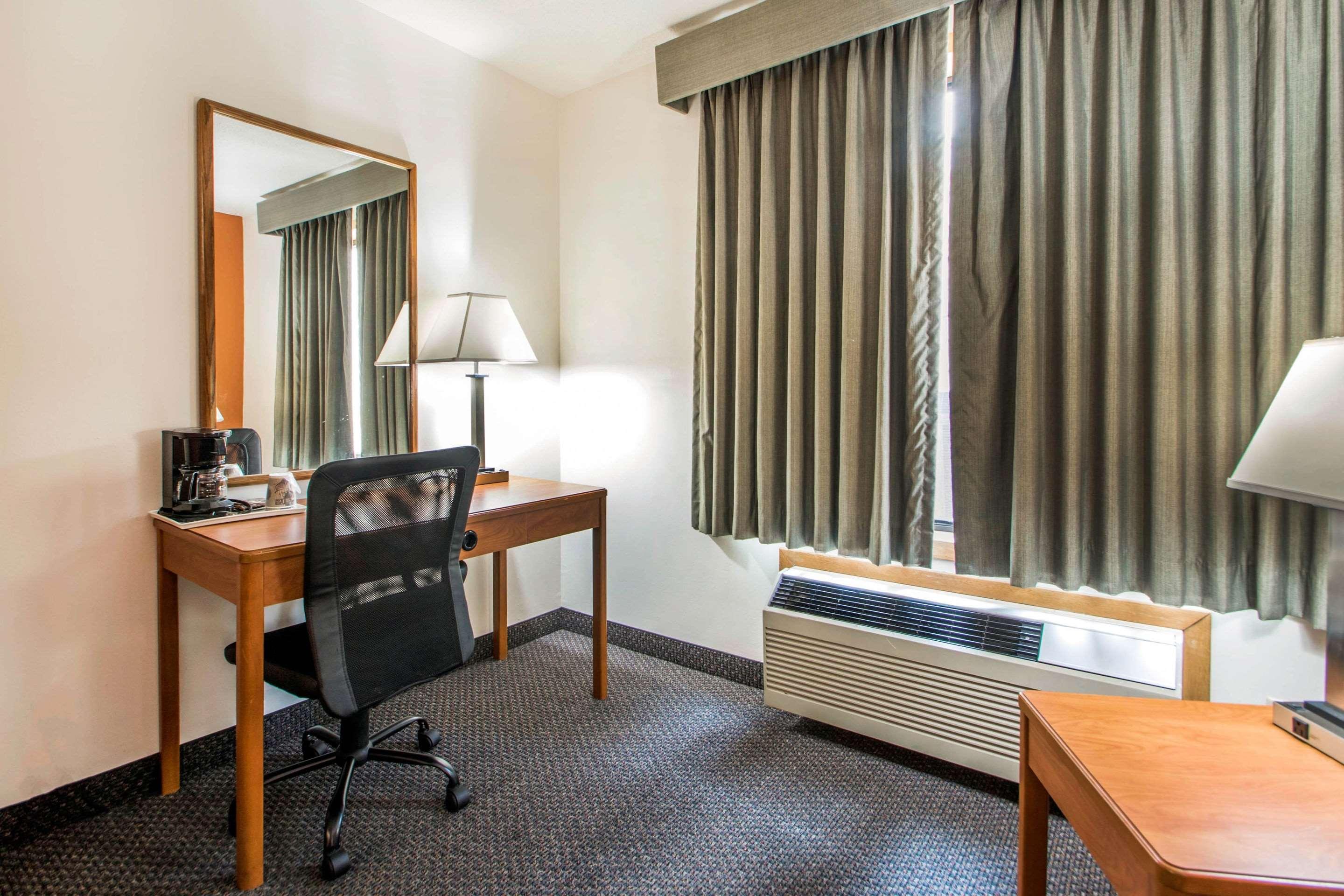 Clarion Pointe Hotel Tomah Kültér fotó