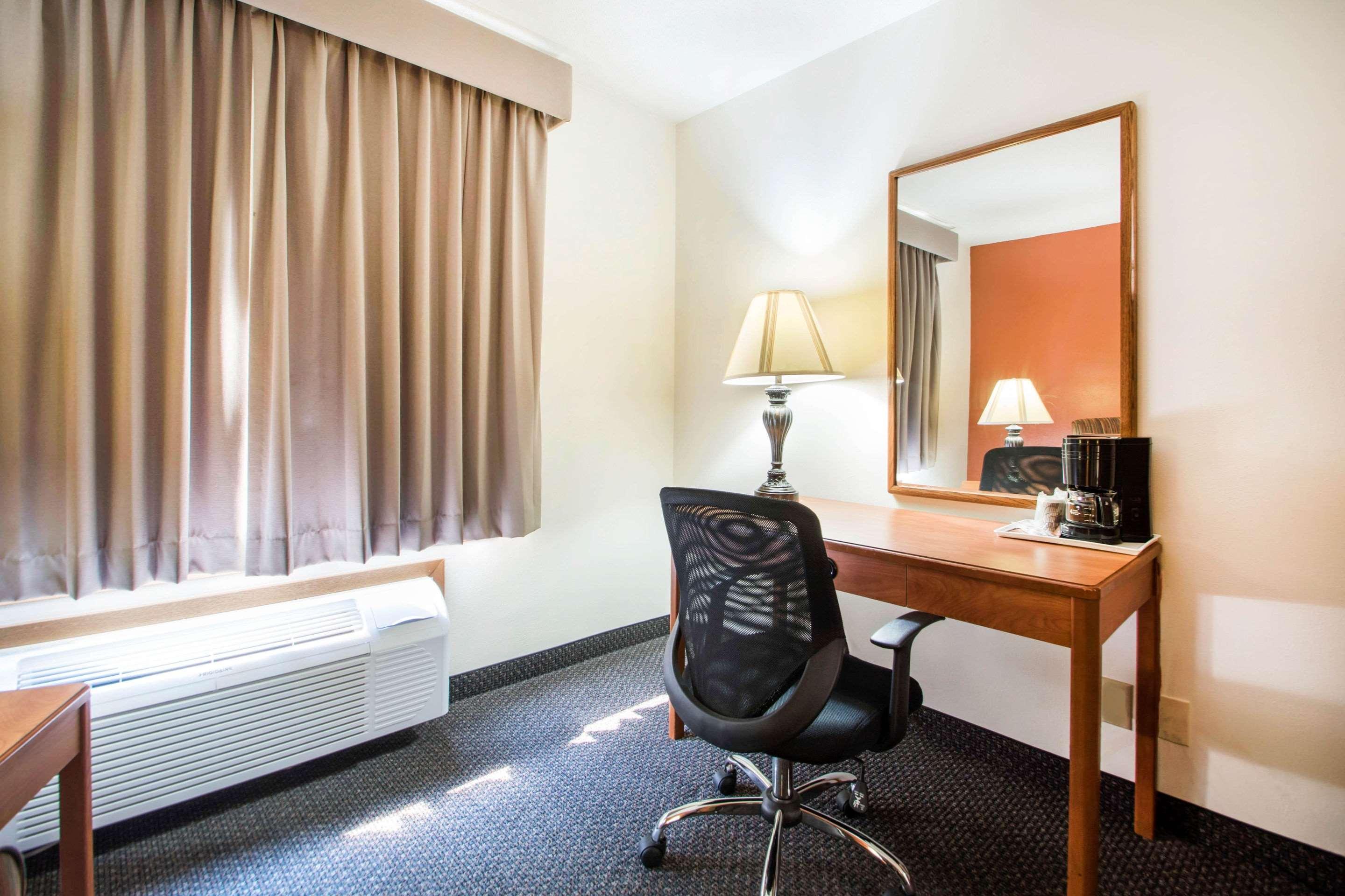 Clarion Pointe Hotel Tomah Kültér fotó