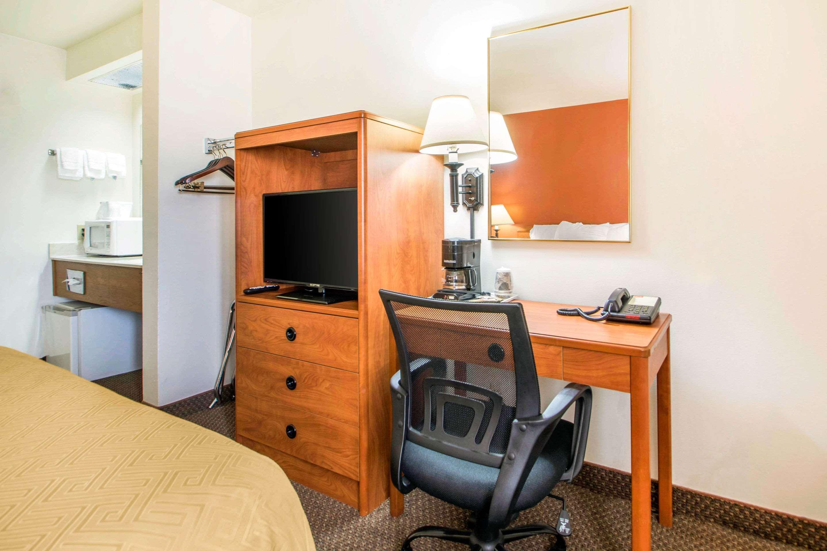 Clarion Pointe Hotel Tomah Kültér fotó