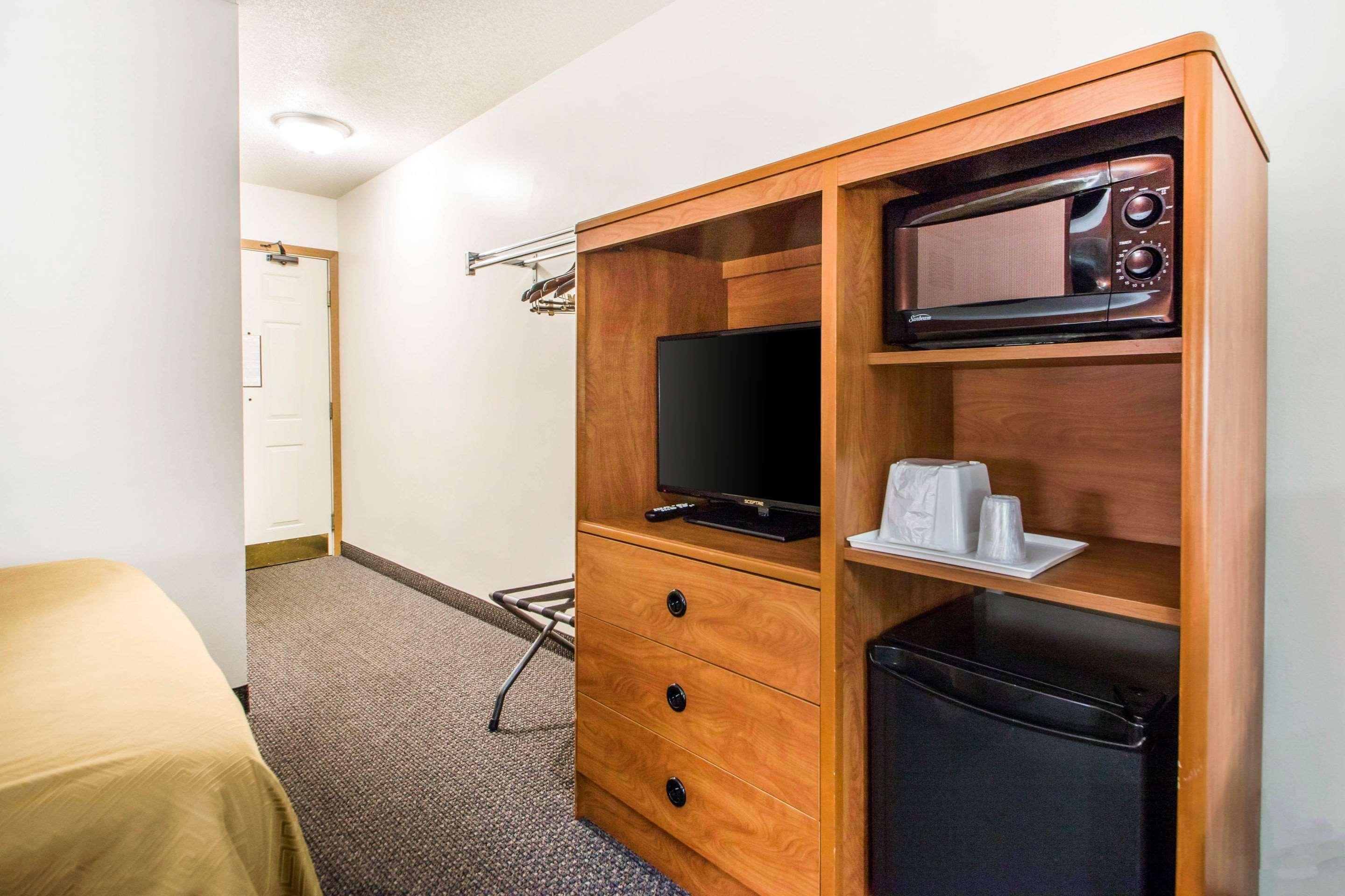 Clarion Pointe Hotel Tomah Kültér fotó