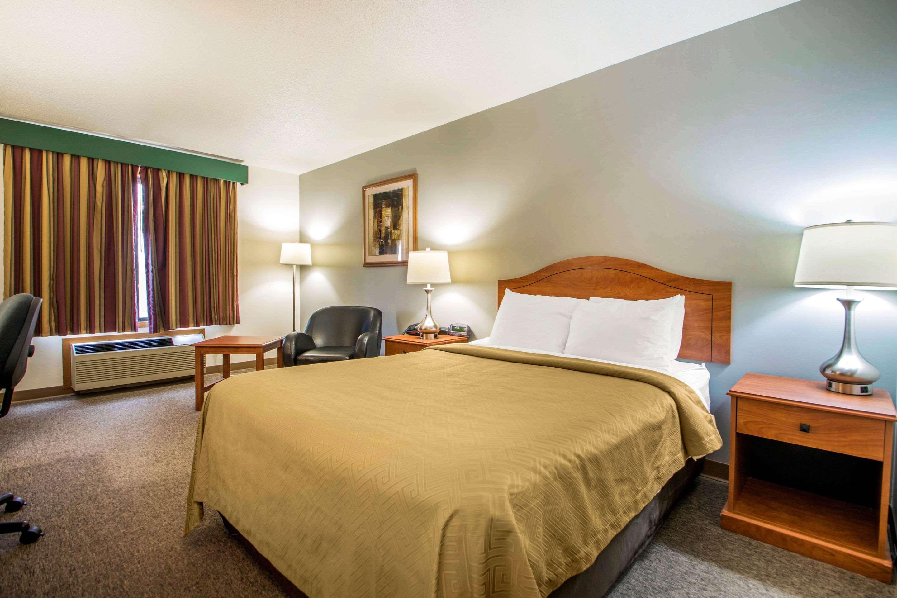 Clarion Pointe Hotel Tomah Kültér fotó
