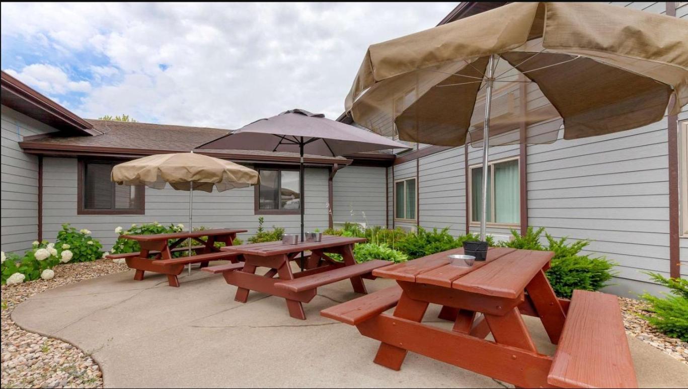 Clarion Pointe Hotel Tomah Kültér fotó