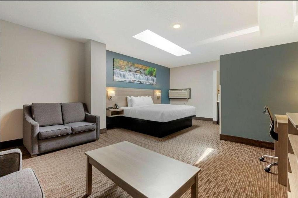 Clarion Pointe Hotel Tomah Kültér fotó