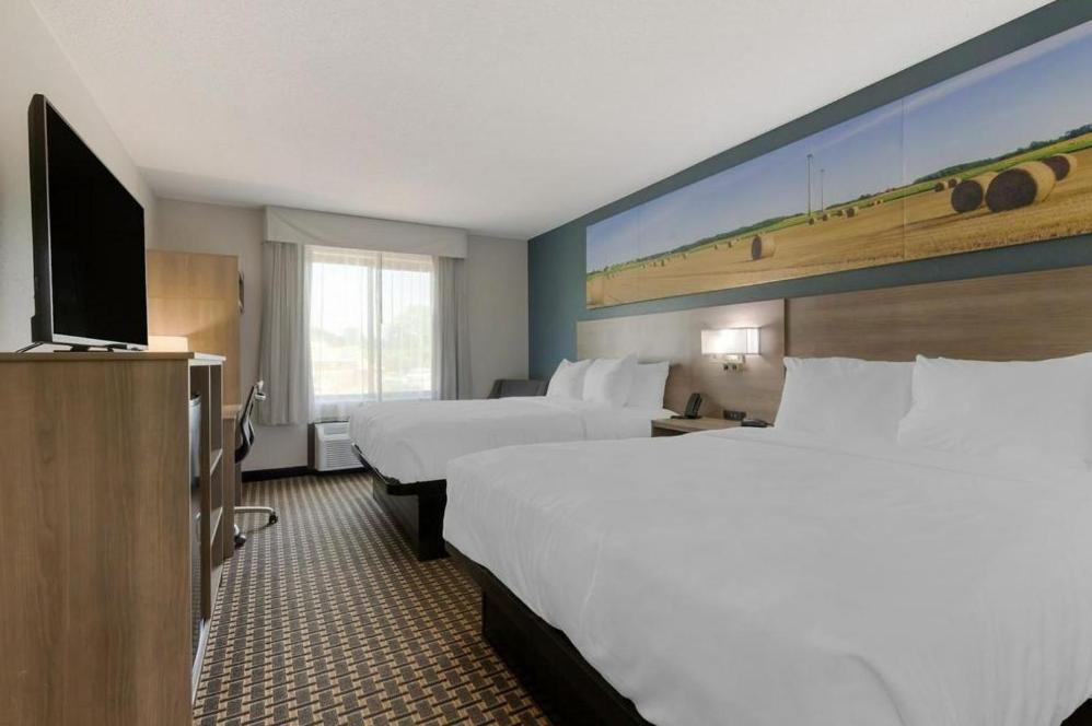 Clarion Pointe Hotel Tomah Kültér fotó
