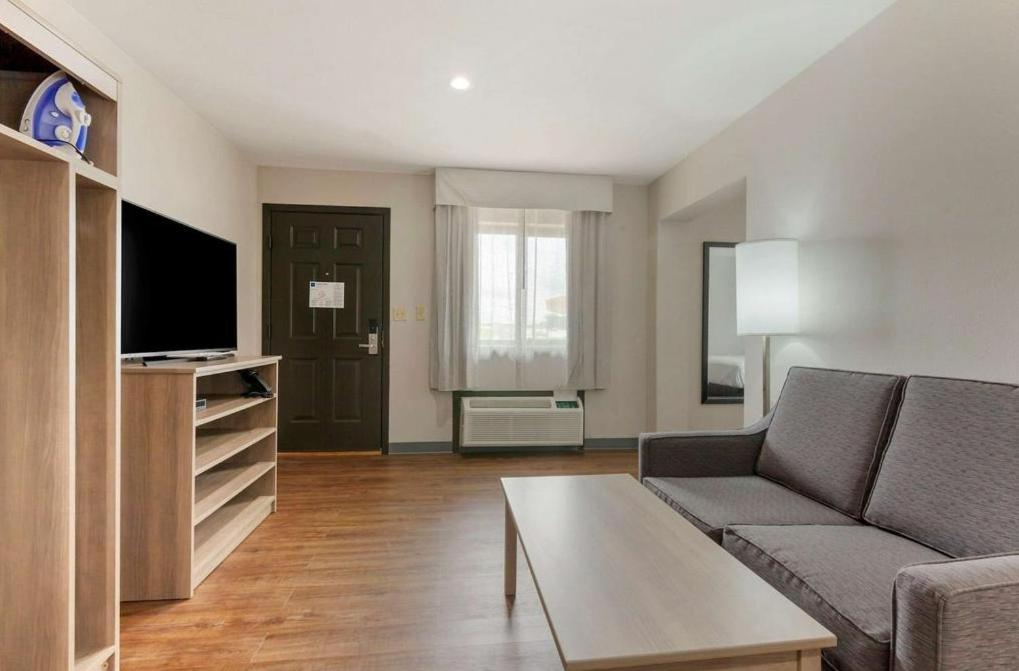 Clarion Pointe Hotel Tomah Kültér fotó
