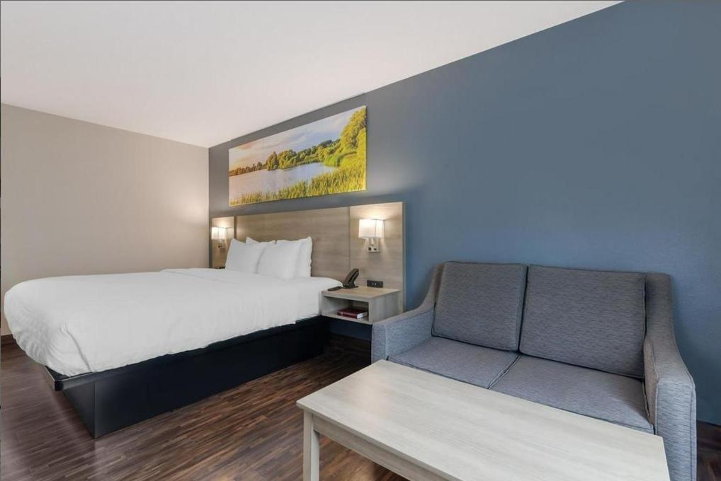 Clarion Pointe Hotel Tomah Kültér fotó