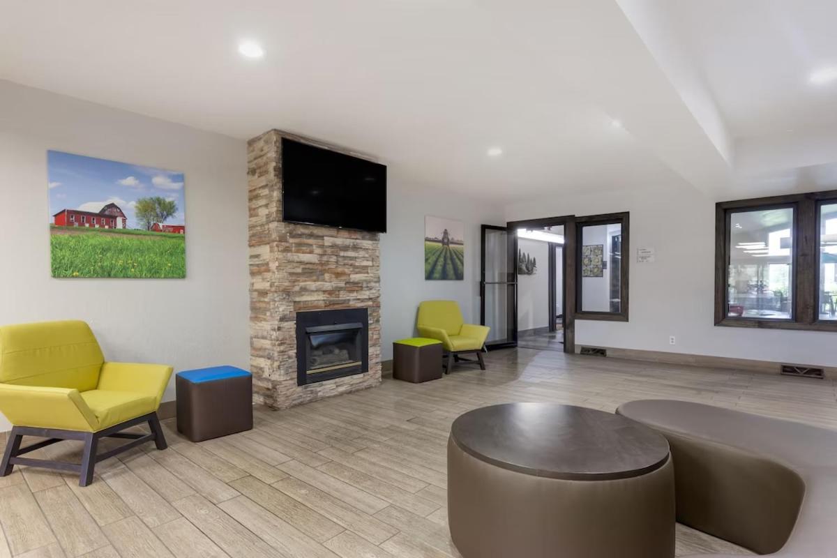Clarion Pointe Hotel Tomah Kültér fotó